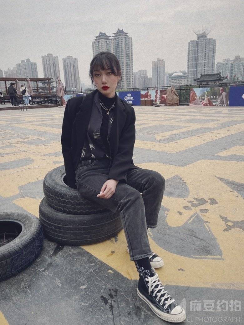 情绪模特