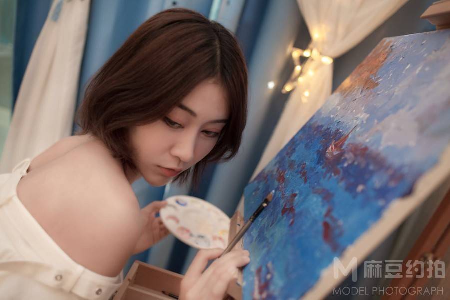 情绪模特