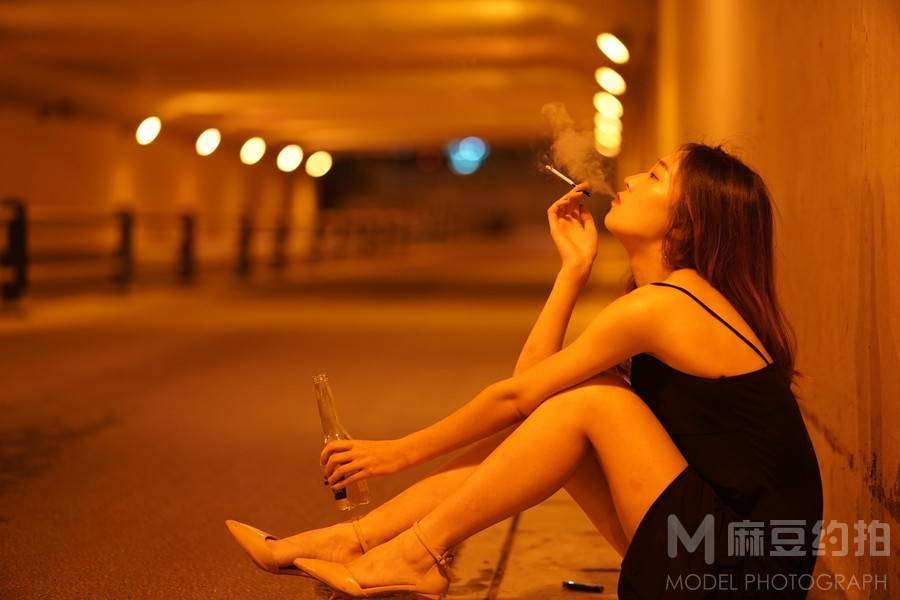 黑白模特