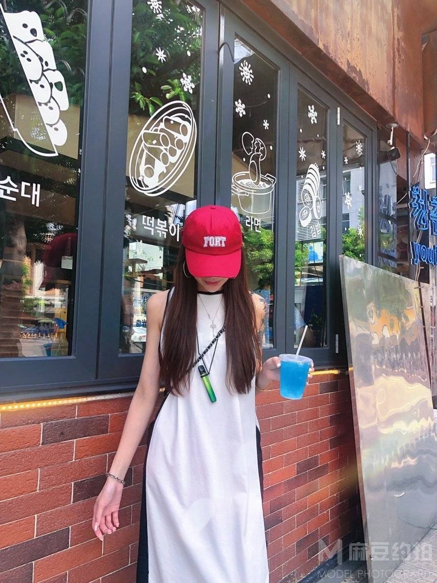 黑白模特