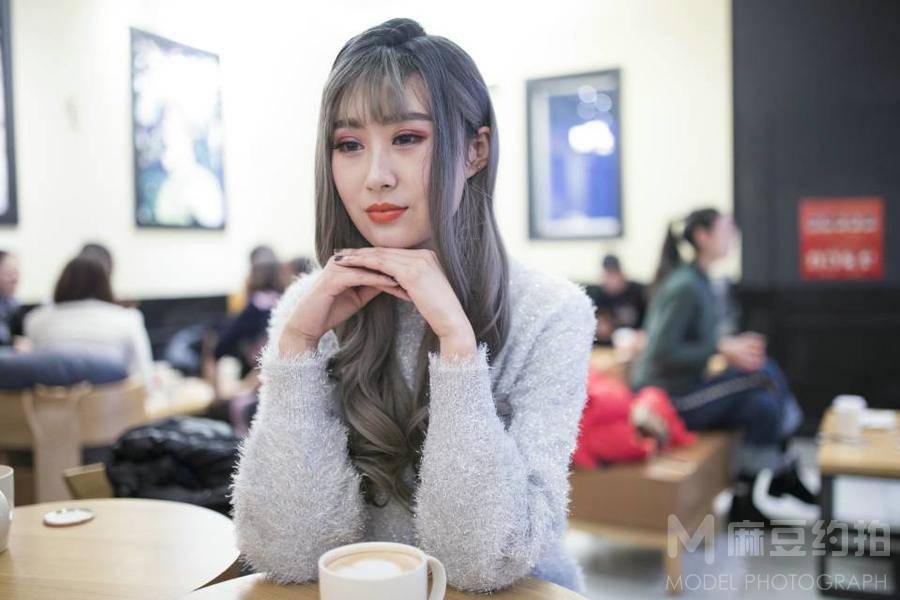 情绪模特
