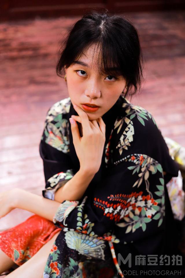 情绪模特