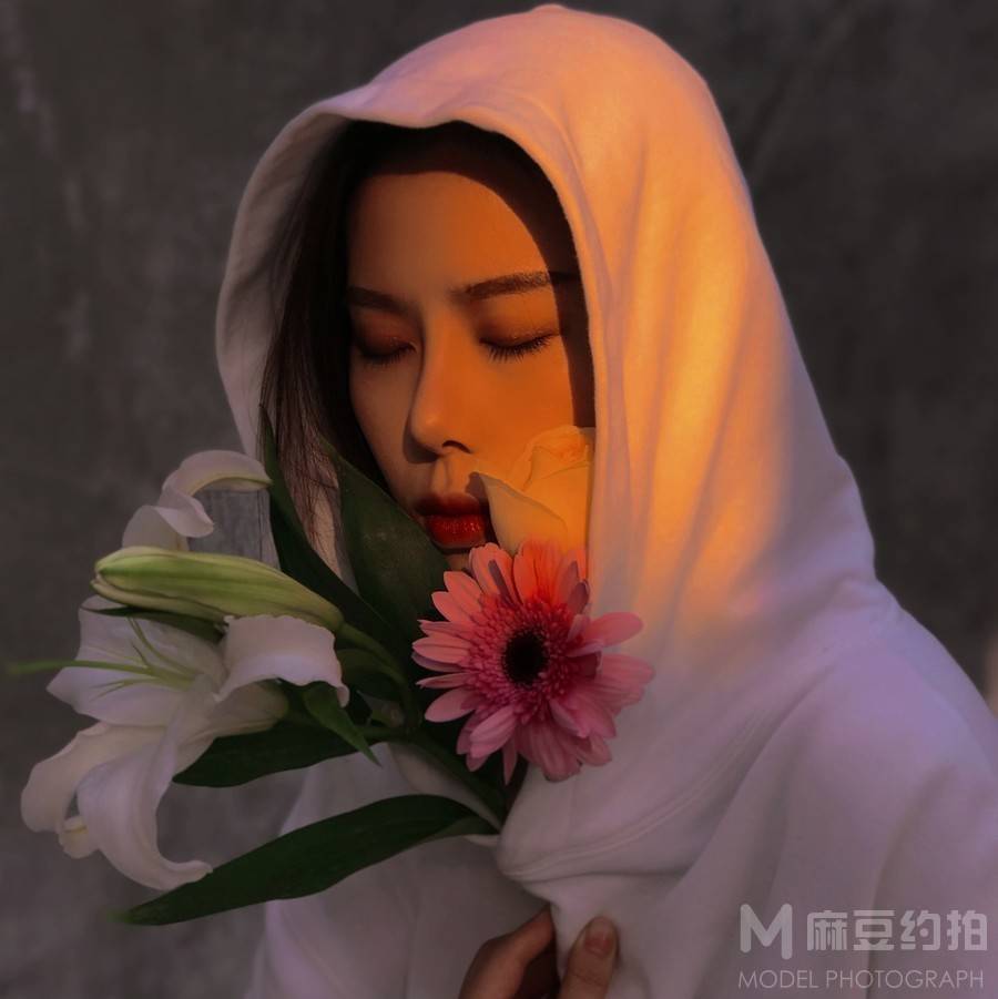 情绪模特