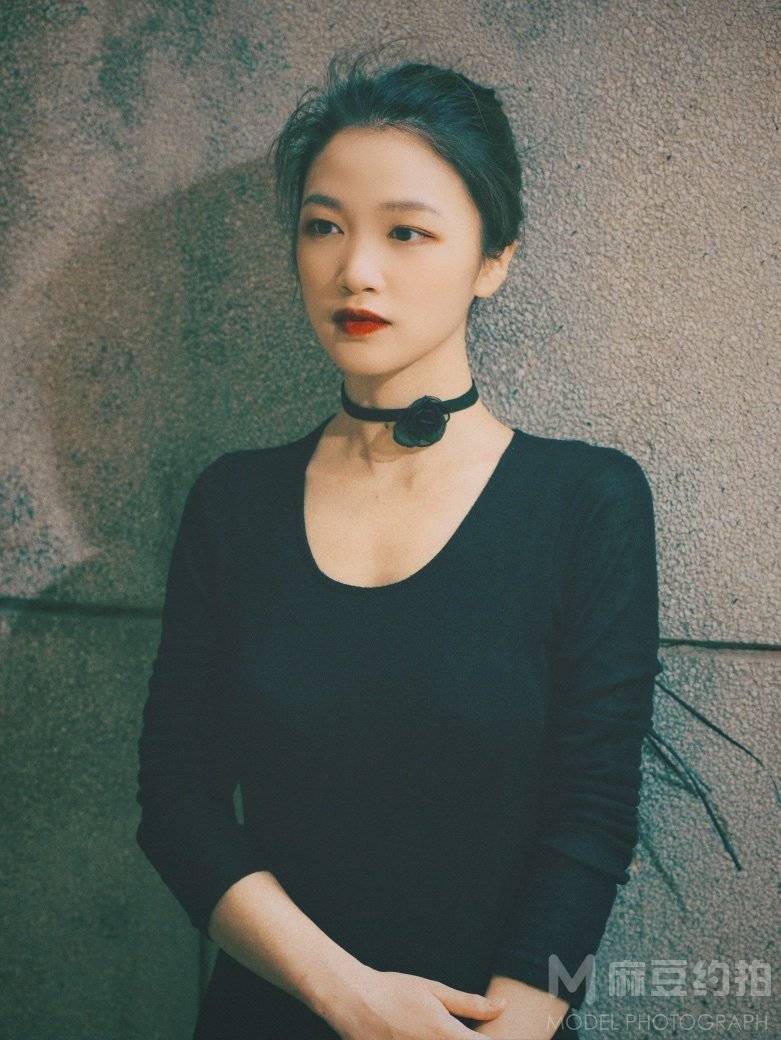 黑白模特
