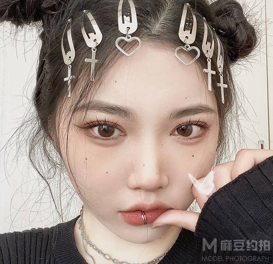 妆容模特