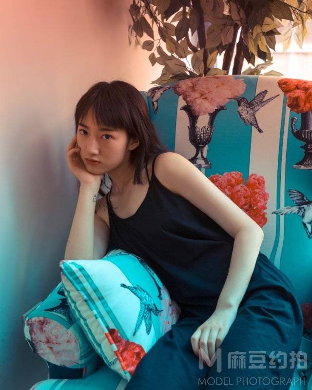 黑白模特