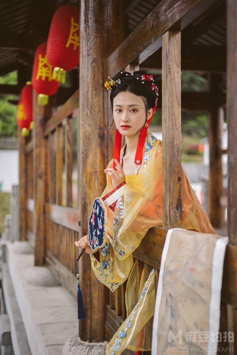 汉服模特
