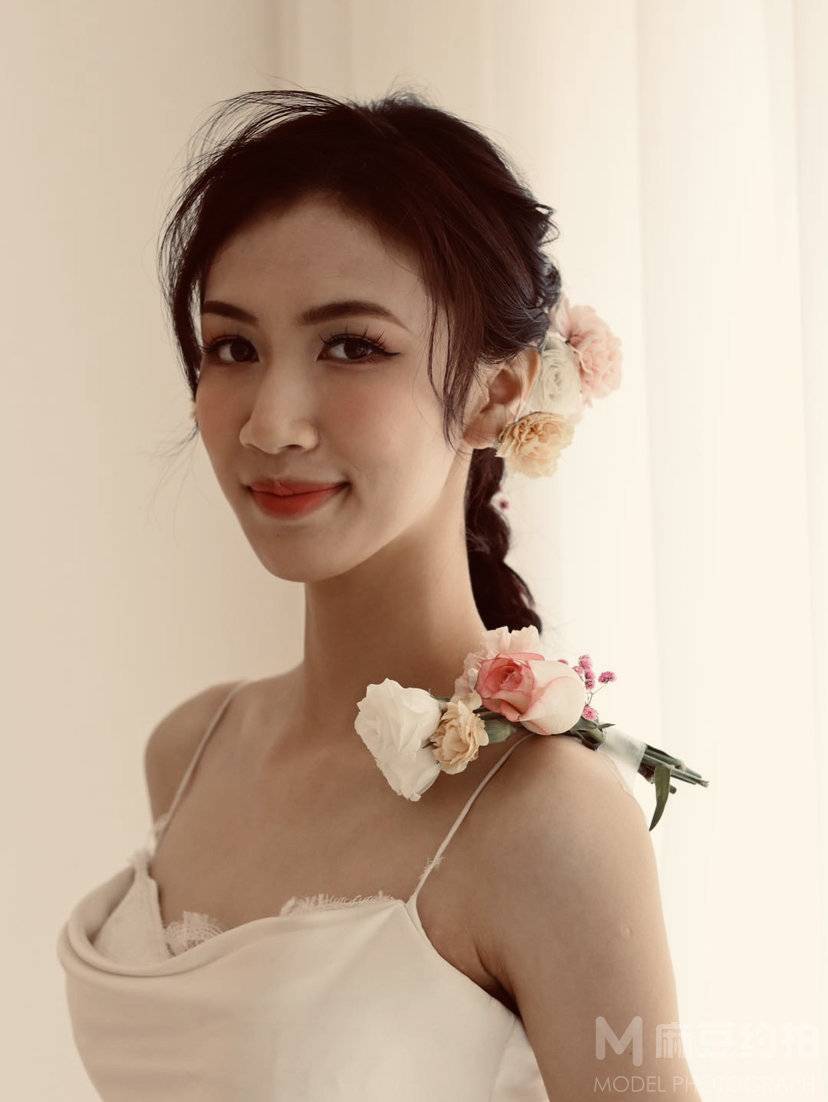 妆容模特