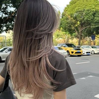 黑白模特