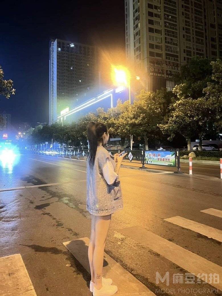 黑白模特