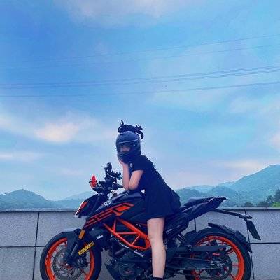 黑白模特