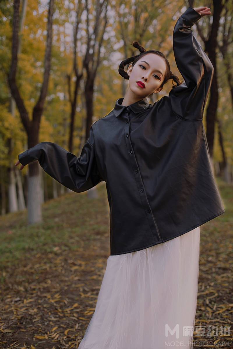 黑白模特