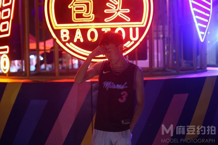 情绪模特