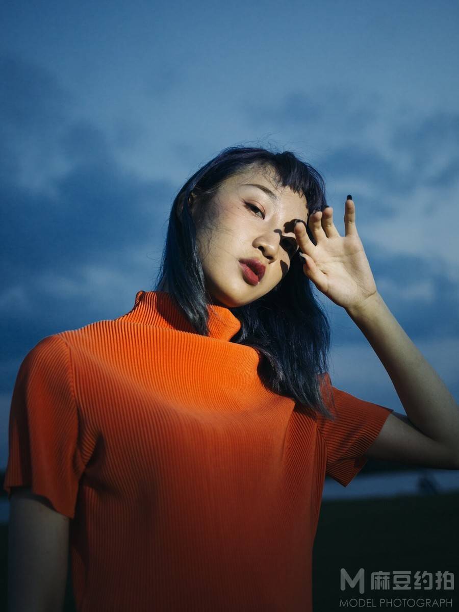 情绪模特