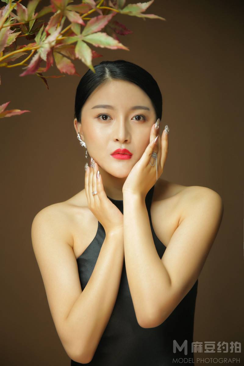 情绪模特