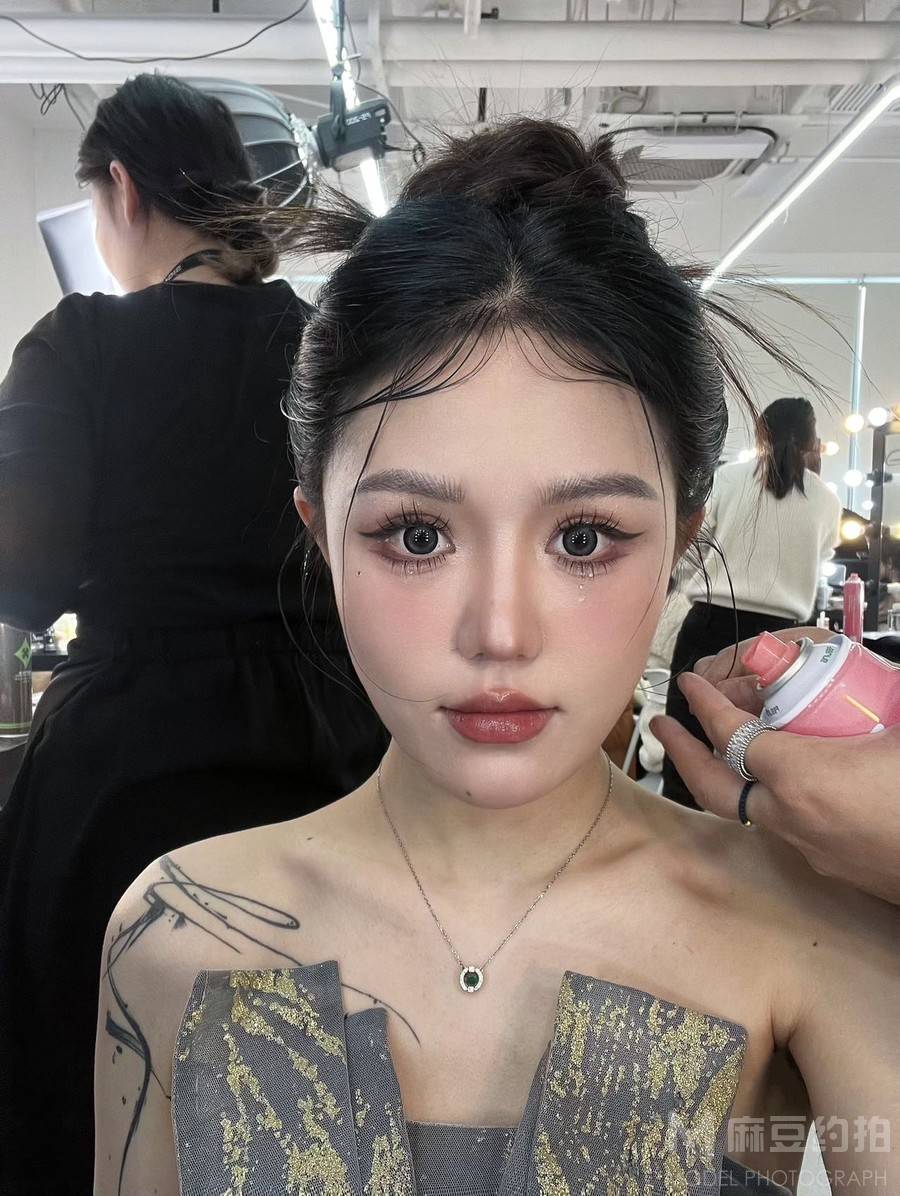 妆容模特