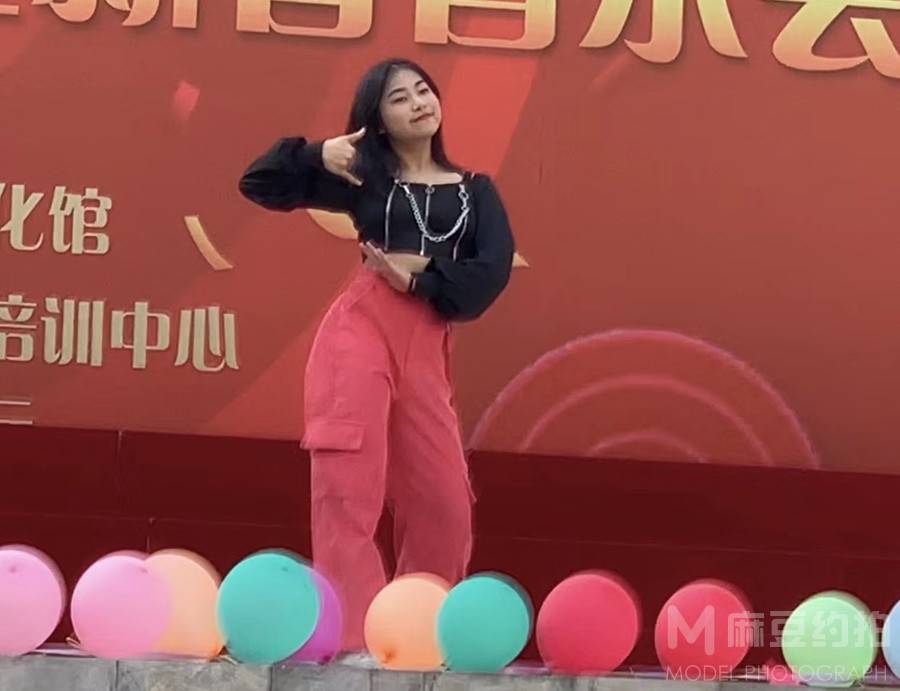 校园模特