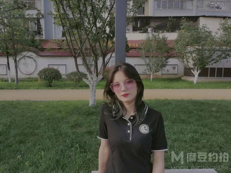 校园模特