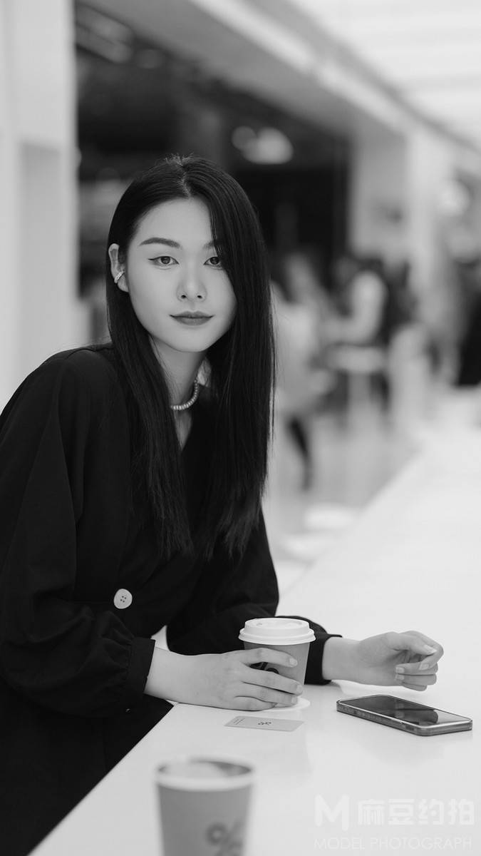 黑白模特