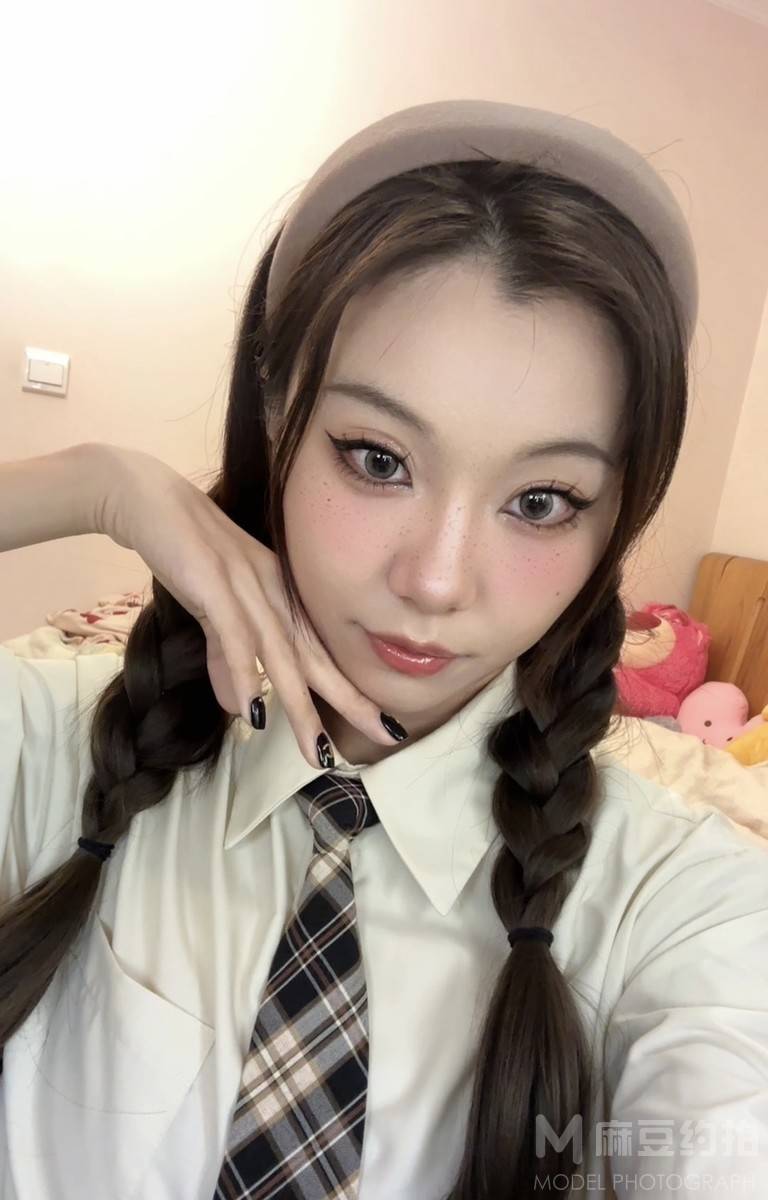 妆容模特