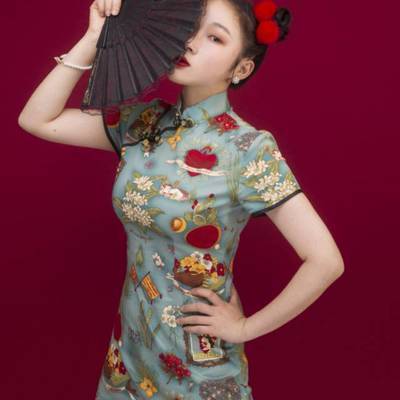 情绪模特
