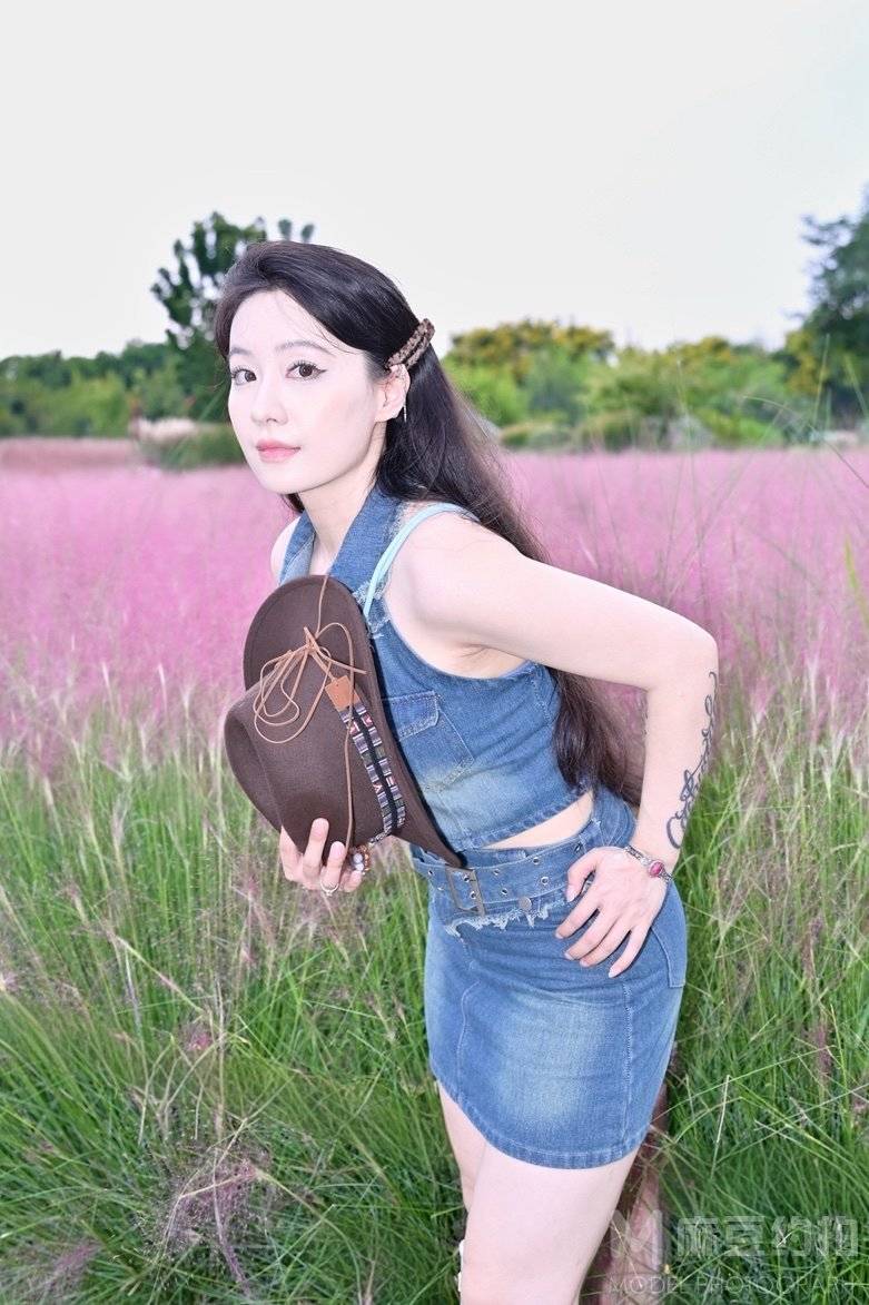 纪实模特