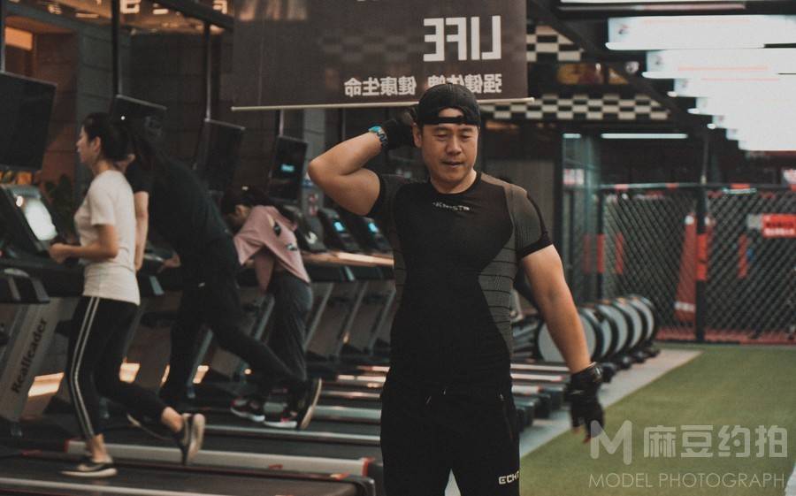 黑白模特