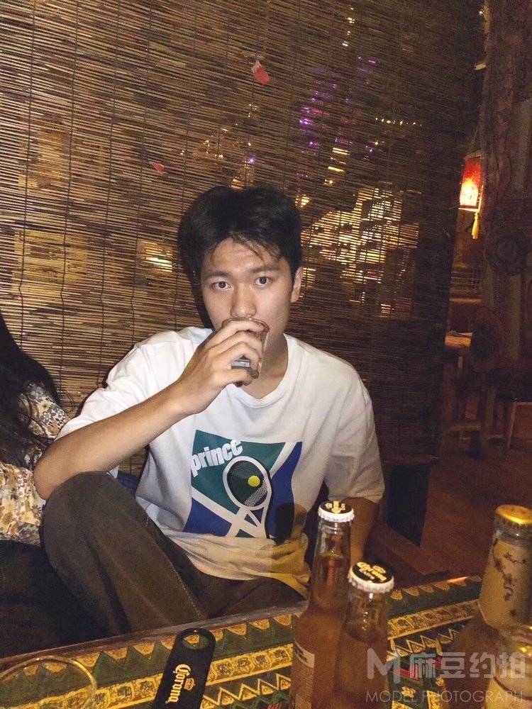 胶片模特