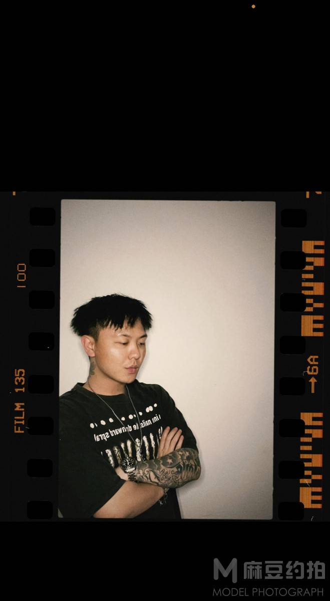 黑白模特