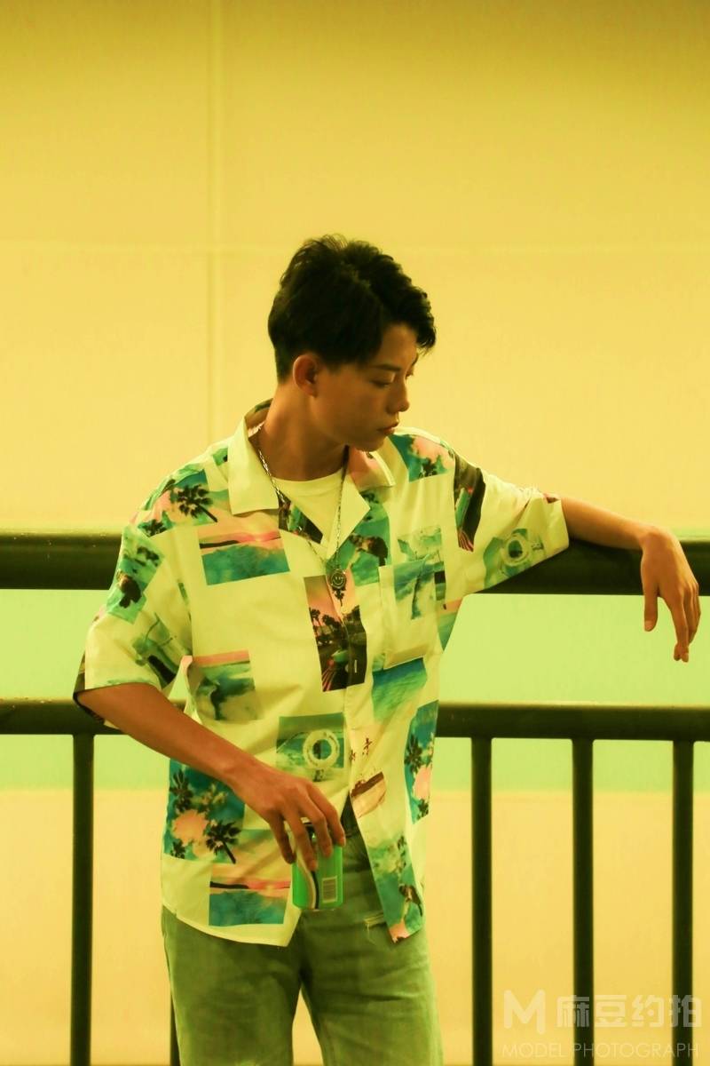 情绪模特