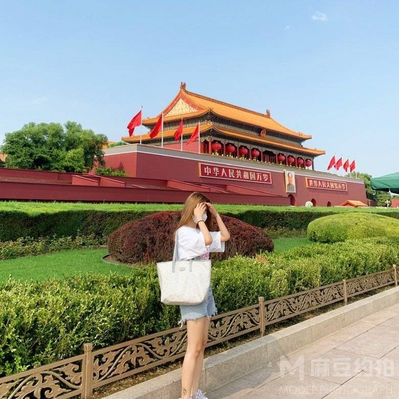 黑白模特
