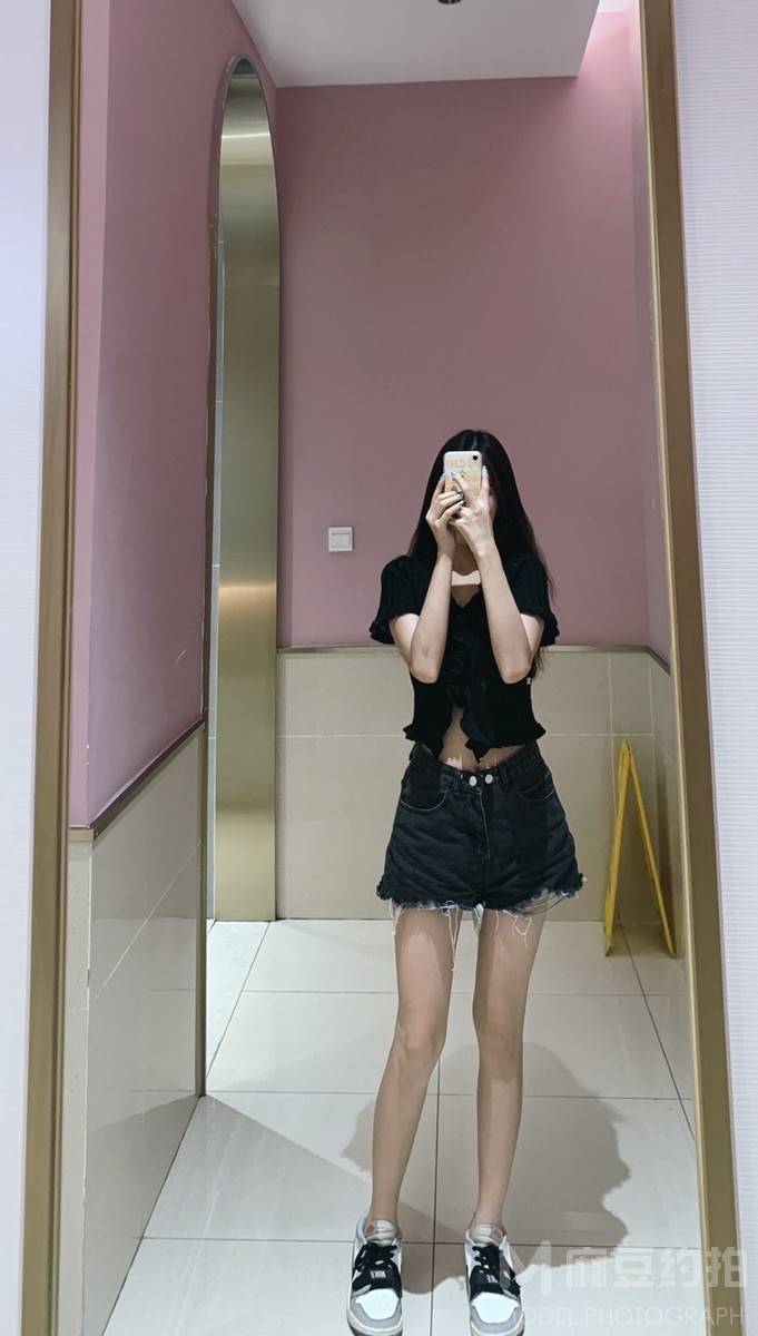 胶片模特