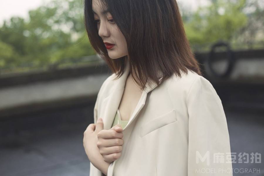 情绪模特