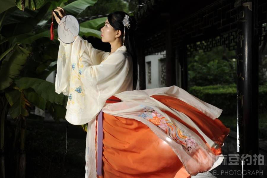 汉服模特