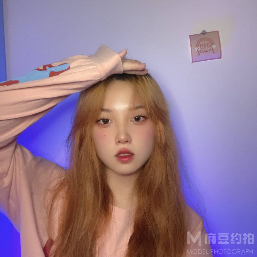 妆容模特