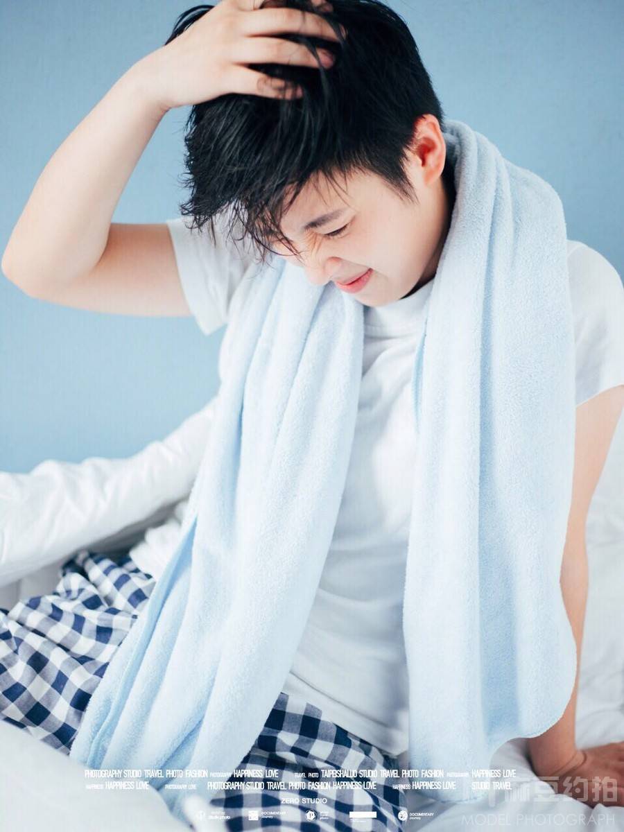 情绪模特