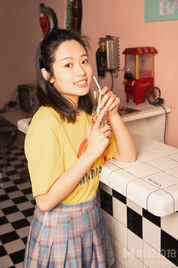 情绪模特