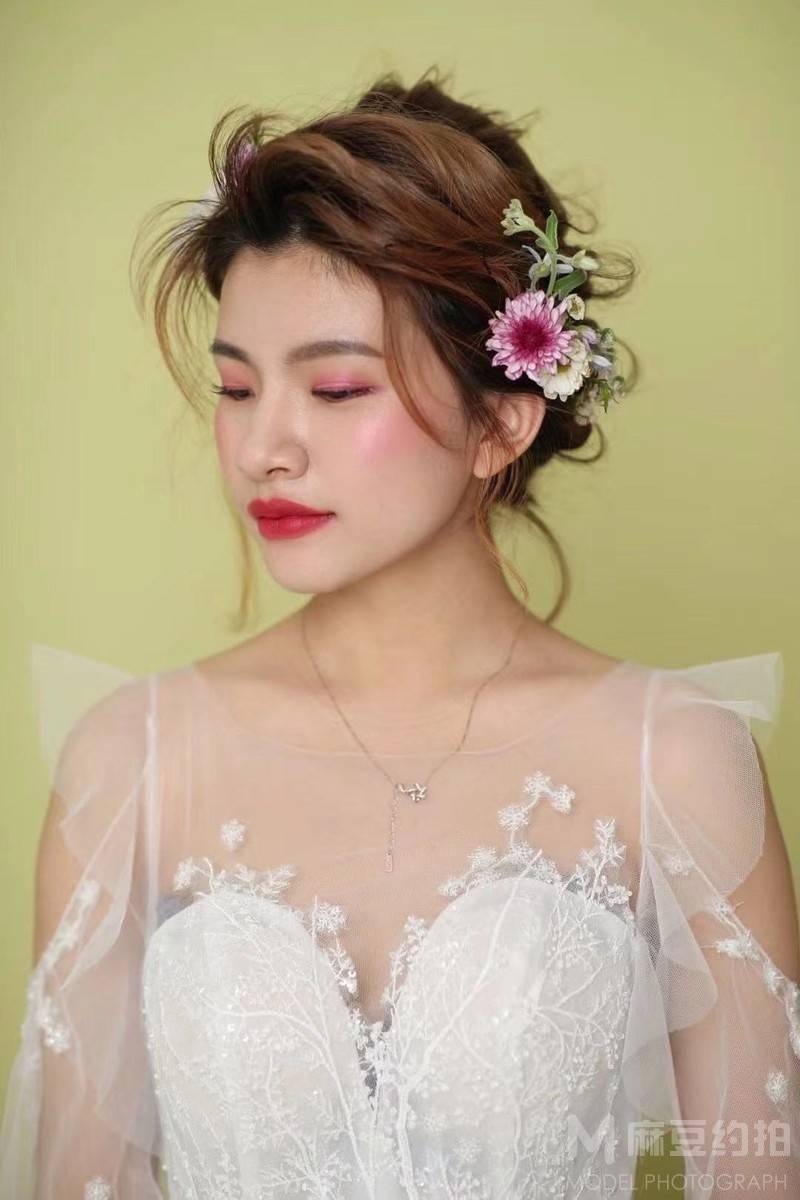 妆容模特