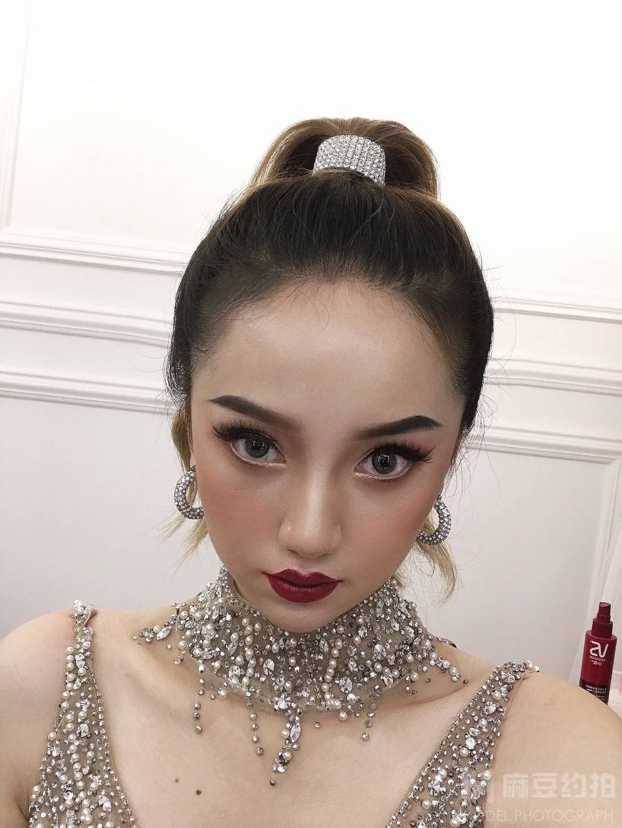 妆容模特