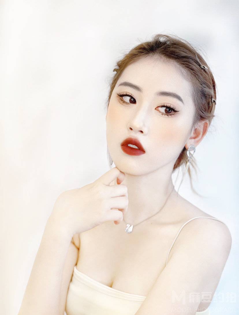 妆容模特