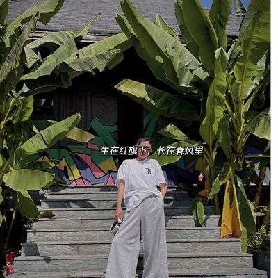 黑白模特