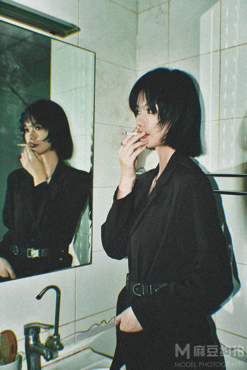 情绪模特
