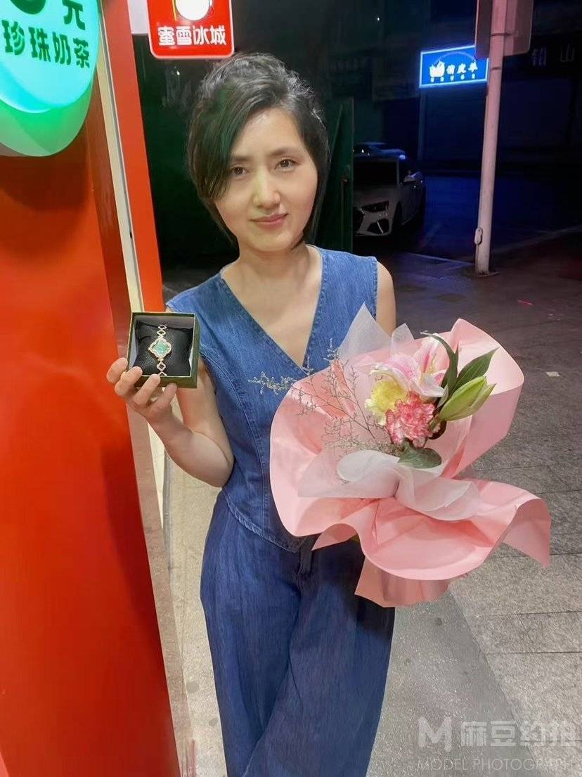 妆容模特
