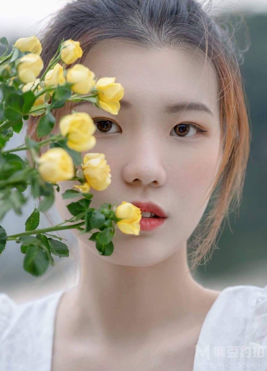 情绪模特