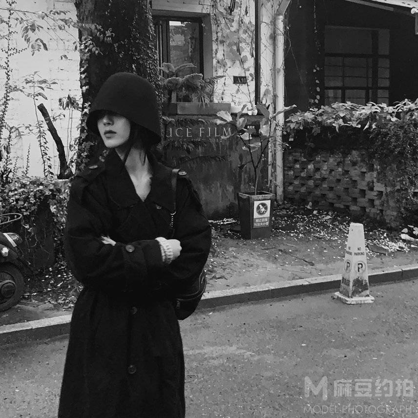 黑白模特