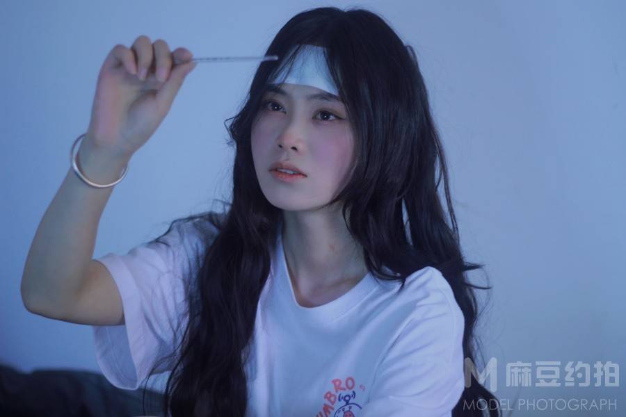 情绪模特