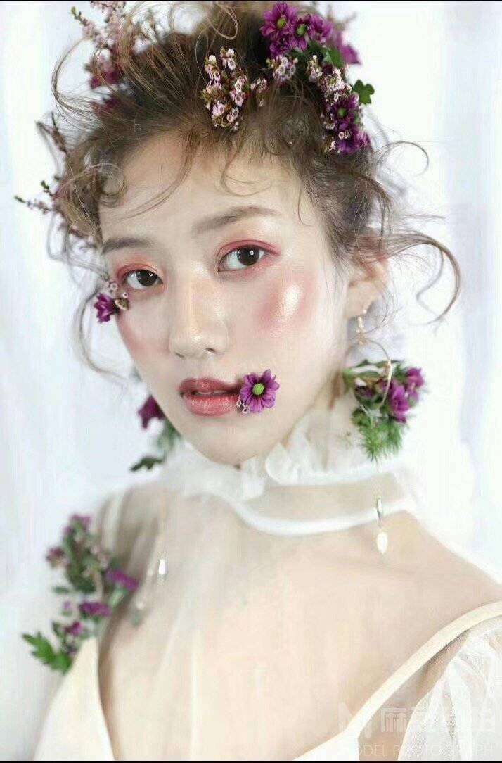 妆容模特