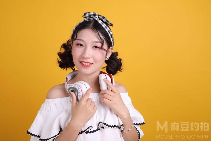 情绪模特