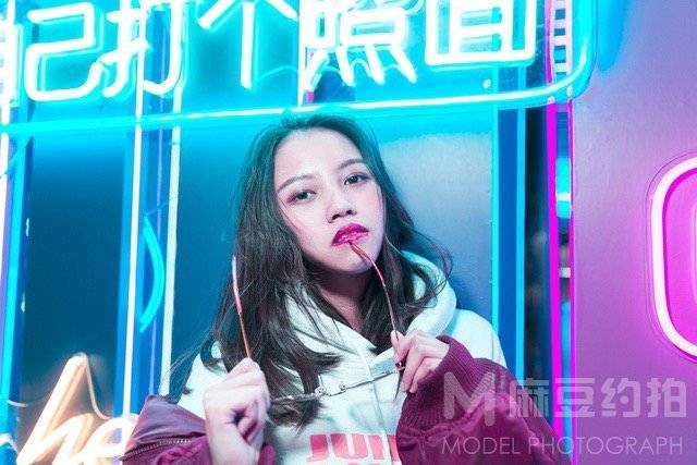 夜景模特