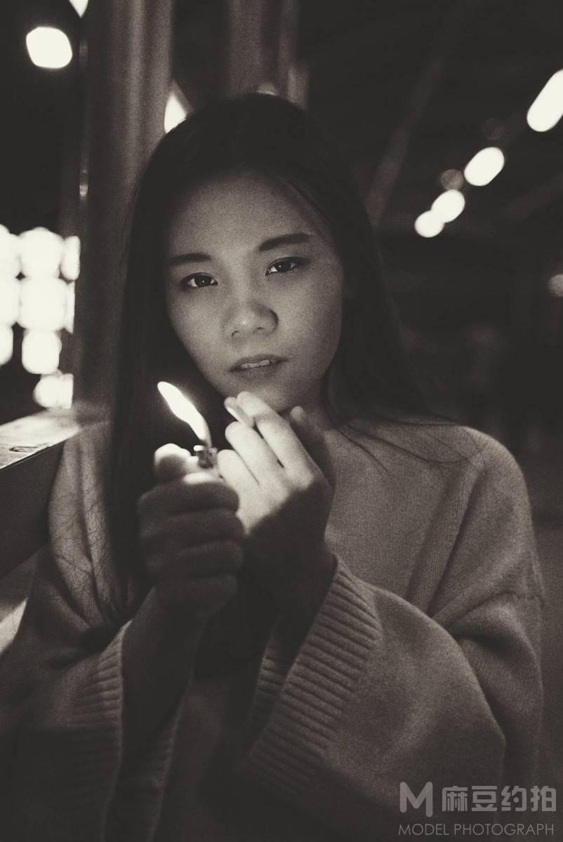 情绪模特